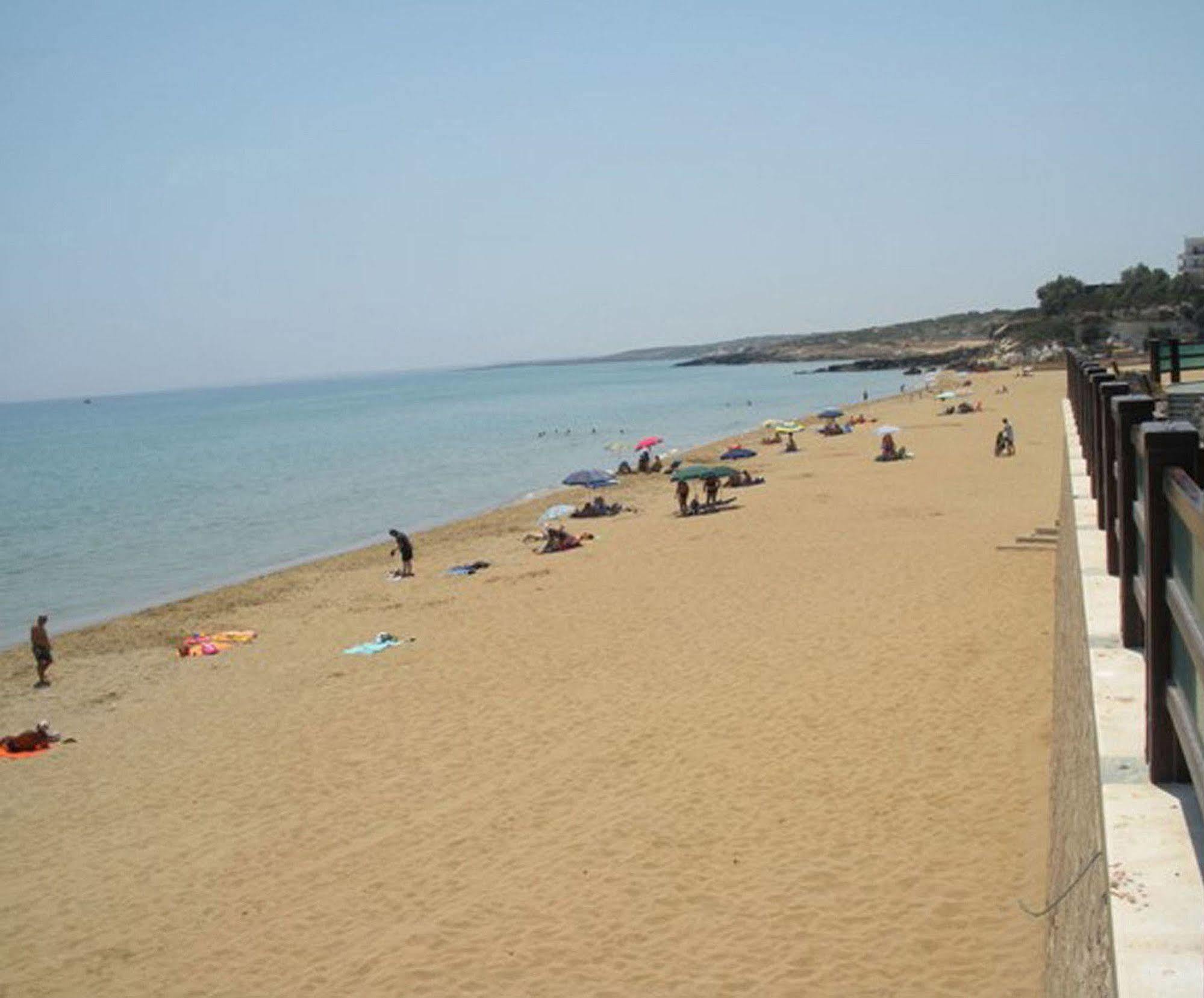 Hotel Villa Mediterranea Lido di Noto Exterior foto